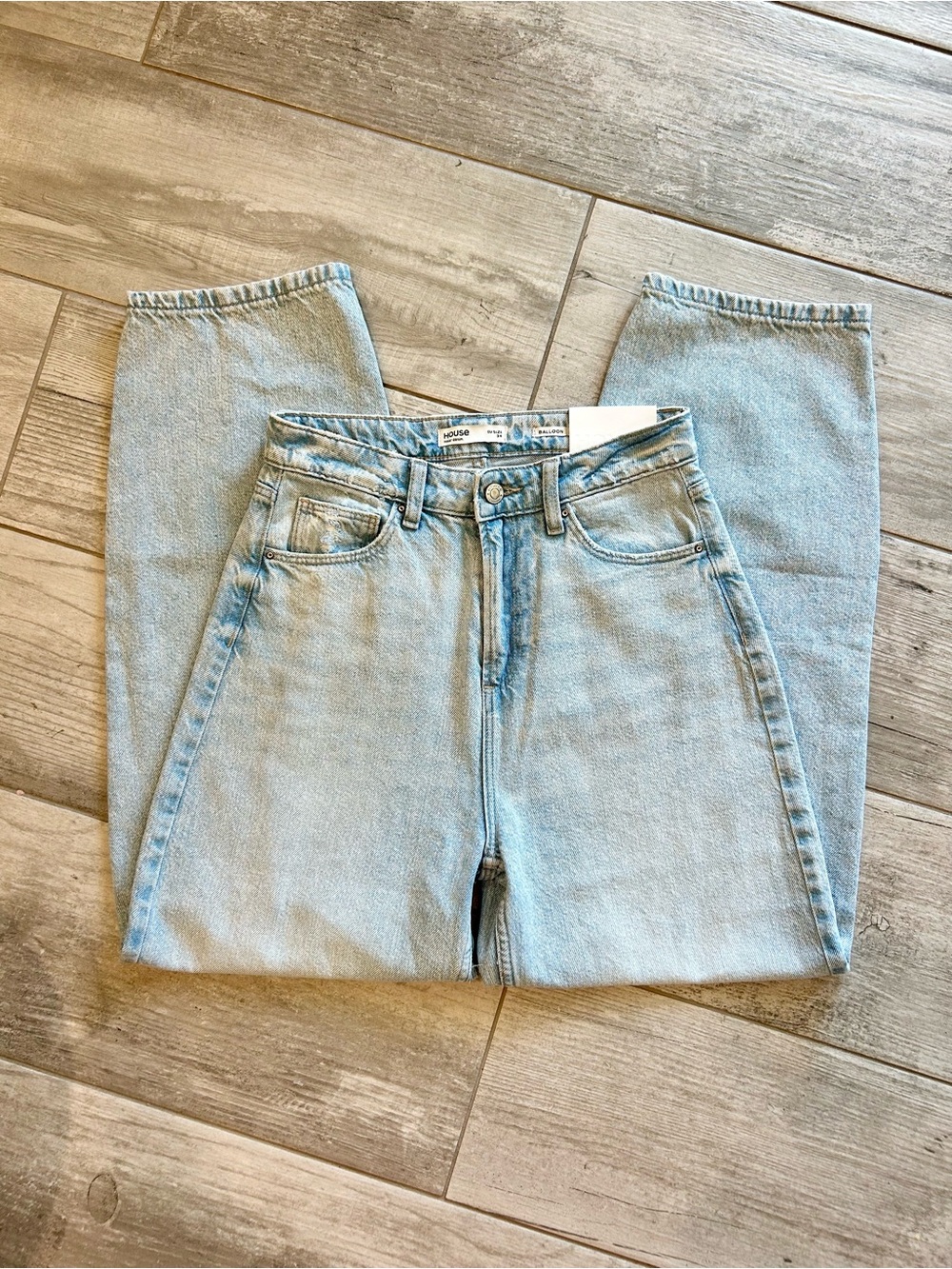 House Brand Wear Denim Balloon Leg Light Wash Jeans - Size US 2 NWT